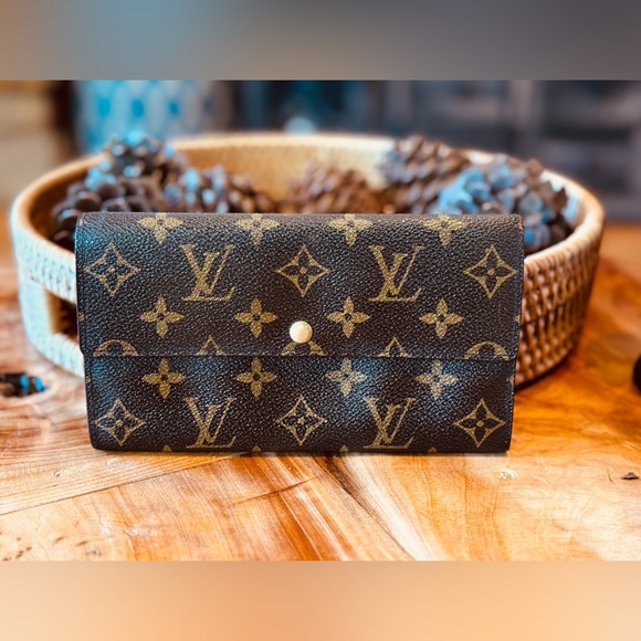 Louis Vuitton Handbags - Louis Vuitton vintage Sarah wallet monogram 1996 Spain